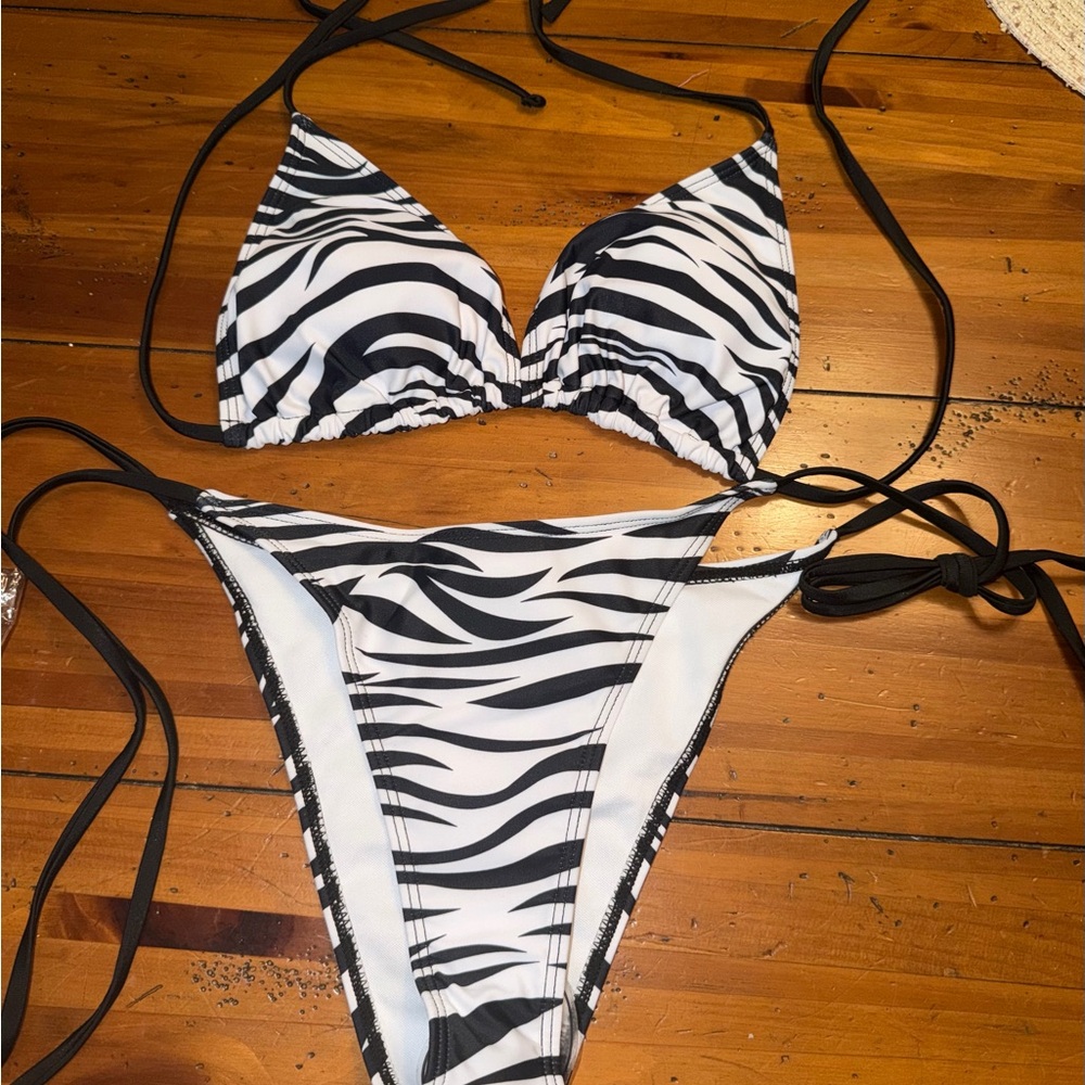NEW NWOT SMALL Zebra Print Bikini Set.